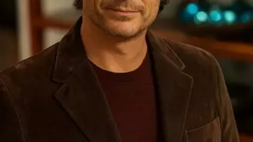 Un Blazer Oliver Hudson Merry Little Ex-Mas porté par Everett (Oliver Hudson) dans A Merry Little Ex-Mas