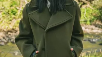 Claudia Winkleman Green Coat worn by Self - Host (Claudia Winkleman) in The Celebrity Traitors (S01E07)
