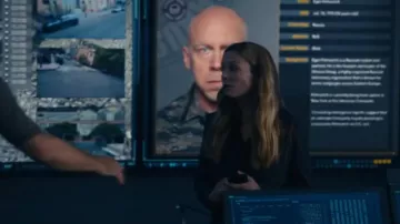 Theory Carissa Blazer in Good Wool worn by Anna Vorpe (Claire Coffee) as seen in FBI (S08E02)