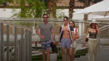 Pantalon Hutch Riveria porté par Polly Brindle comme on le voit dans Selling The OC (S04E05)