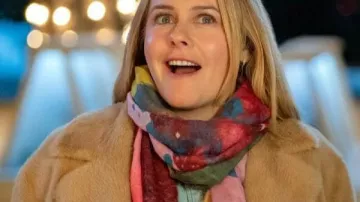 A Merry Little Ex-Mas Alicia Silverstone Faux Fur Beige Coat worn by Kate (Alicia Silverstone) as seen in A Merry Little Ex-Mas