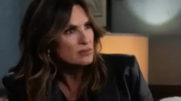 Law And Order SVU S27 Olivia Benson Leather Blazer of Olivia Benson (Mariska Hargitay) in Law & Order: Special Victims Unit