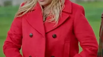 Finding Mr. Christmas S02 Alison Sweeney Manteau en laine rouge porté par (Alison Sweeney) dans Finding Mr. Christmas (S02)