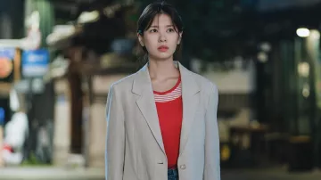Fashion from Love Next Door TV show: Bae Seok-ryu (Jung So-min) wears Red top in season 1, episode 6