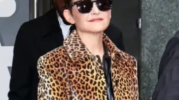 Manteau à imprimé léopard porté par Ginnifer Goodwin dans Kelly and Mark