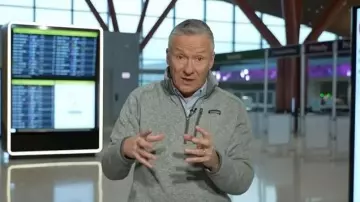 Patagonia etter Sweater 1/4-Zip Fleece porté par Tom Costello comme on le voit dans Today le 14 novembre 2025