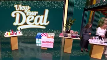 Zapatos de tacón Gianvito Rossi Chopine usados por Sunny Hostin como se ve en The View el 14 de noviembre de 2025