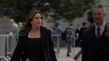 Vince Ribbed Square Neck Tank Top worn by Olivia Benson (Mariska Hargitay) as seen in Law & Order: Special Victims Unit (S27E06)
