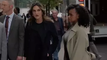 Theory Oaklane Trench Admiral Crepe worn by Renee Curry (Aimé Donna Kelly) as seen in Law & Order: Special Victims Unit (S27E06)