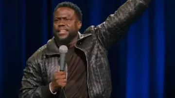 Kevin Hart: Acting My Age Chaqueta de cuero negro de Kevin Hart en Kevin Hart: Acting My Age | Tráiler oficial | Netflix