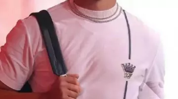 Camiseta blanca usada por Patrick Mahomes II en Kansas City Chiefs 2025