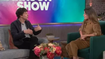 O Sobrecamisa de pana por usado por Kelly Clarkson como se ve en The Kelly Clarkson Show el 10 de noviembre de 2025