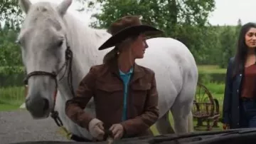 Shyanne Bonded Softshell Jacket worn by Amy Fleming (Amber Marshall) as seen in Heartland (S19E07)