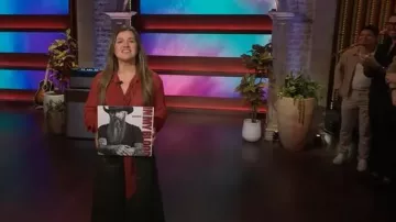 Anthropologie Belted Leather Culottes worn by Kelly Clarkson as seen in The Kelly Clarkson Show on November 14, 2025