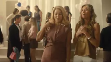 Vestido Tove Jessa Cinnamon usado por Gigi (Nicôle Lecky) como se ve en Wild Cherry (S01E01)