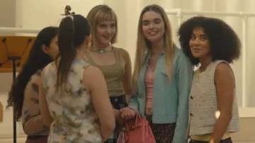 Hermès Pre Owned 2013 Togo Birkin Retourne 30 sac à main porté par Allegra Lonsdale (Amelia May) comme on le voit dans Wild Cherry (S01E01)