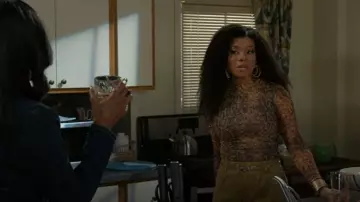 Akira Give It To Me Low Rise Denim Pant worn by Eva Thomas (Ambyr Michelle) as seen in Beyond the Gates (S01E163)