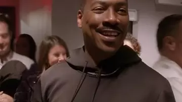 Being Eddie Eddie Murphy Sweat à capuche In Balck porté par Self (Eddie Murphy) comme on le voit dans Being Eddie