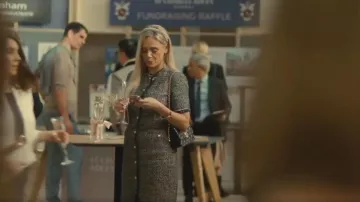 Robe midi Zara Gray Tweed portée par Penny (Pippa Nixon) telle que vue dans Wild Cherry (S01E01)