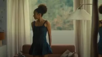 Silence + Noise Carter Mini Robe portée par Grace (Imogen Faires) telle que vue dans Wild Cherry (S01E02)