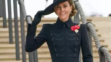 Abrigo largo que llevaba Catherine, duquesa de Cambridge, en el Servicio de Recuerdo del Día del Armisticio