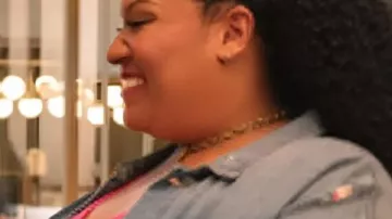 Destiny Pearl Stud Sleeves Denim Jacket worn by Molly Novak (Maya Rudolph) as seen in Loot (S03)