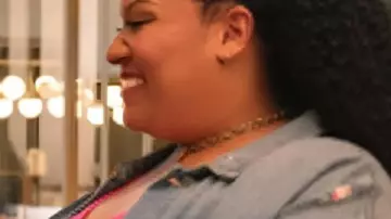 Destiny Pearl Stud Sleeves Denim Jacket worn by Molly Novak (Maya Rudolph) as seen in Loot (S03)