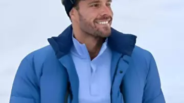 Veste de ski portée par Self - Host (Jonathan Bennett) comme on le voit dans Le Monde de Mr. Christmas (S02E05)