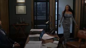 Escarpins Schutz Cendi portés par Hayley Lawson (Marquita Goings) comme on le voit dans Beyond the Gates (S01E164)