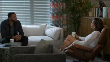 Falda de botón de tweed Toccin Kate llevada por la Dra. Nicole Dupree Richardson (Daphnée Duplaix) vista en Más allá de las puertas (S01E164)