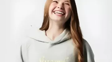 Salish Matter Sincerely Yours Le sweat à capuche de Noël dans Vous pouvez acheter sincèrement le vôtre à n’importe quel Sephora en Amérique. #sincerelyyours #salish #salishmatter