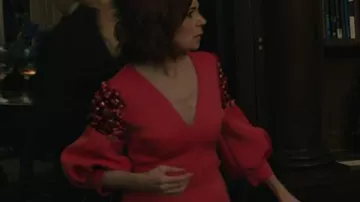 Elsbeth S3 Carrie Preston robe à manches bouffantes roses ornées