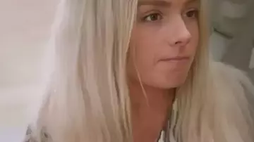 Sweat à capuche porté par (Miranda Mcwhorter) tel que vu dans The Secret Lives of Mormon Wives