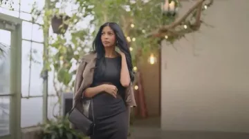 Robe Maxi sans manches en dentelle noire Peppermayo portée par Layla Taylor telle que vue dans The Secret Lives of Mormon Wives (S03E04)
