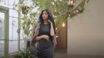 Robe Maxi sans manches en dentelle noire Peppermayo portée par Layla Taylor telle que vue dans The Secret Lives of Mormon Wives (S03E04)