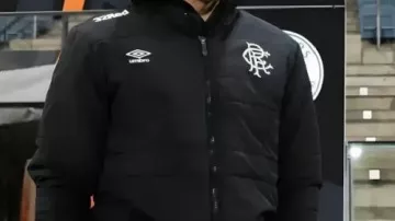 Black Puffer Jacket worn by Connor Barron in UEFA Europa League 2025/26