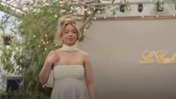 Mini-robe Ser.o.ya Écharpe Jaune en maille portée par Jen Affleck telle que vue dans Les Vies secrètes des épouses mormones (S03E04)