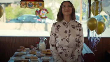 Gabriela Hearst Eames Pleated Floral-Print Silk-Twill Midi Skirt worn by Molly Novak (Maya Rudolph) as seen in Loot (S03E07)