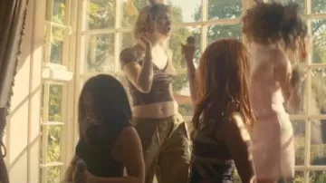 Mini Skort Vintage Vintage de Lentejuelas Recuperadas por Jacosta (Isabelle Allen) como se ve en Wild Cherry (S01E05)