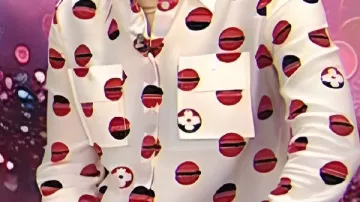 Blusa de seda estampada que lleva Daryn Carpenter en entrevistas a celebridades, consejos entretenidos y exclusivas del programa TODAY | HOY Todo el día - 17 de noviembre
