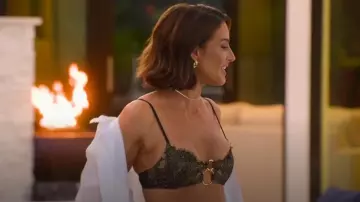 Beach Bunny Lexi Lace Bralette-Lexi Lace Tango Bikini porté par Polly Brindle tel que vu dans Selling The OC (S04E08)