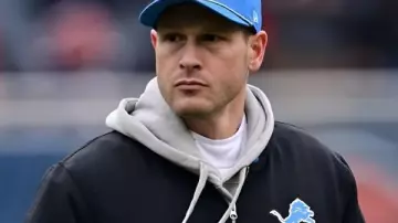 Chaqueta bomber de Ben Johnson Detroit Lions para aficionados a la NFL 2025 en Cómo elegir la camiseta NFL de la talla adecuada (Edición Nike)