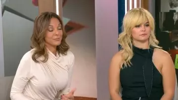 Haut Zara Stitched Knot porté par Kaya Callahan tel que vu dans CBS Mornings le 16 novembre 2025