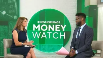 Robe Midi Cachemire Label Noir Ralph Lauren portée par Jill Schlesinger, vue dans CBS Mornings le 18 novembre 2025