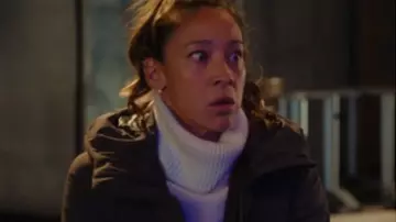 Hudson And Rex S08 Sarah Truong Puffer Coat of Sarah Truong (Mayko Nguyen) in Hudson & Rex