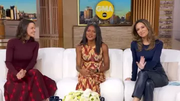 Vestido Midi de mailla elástica Ulla Johnson Orla llevado por Janai Norman, visto en Good Morning America el 17 de noviembre de 2025