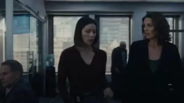 Madewell Side Cinch Polo Top worn by Elise Taylor (Vedette Lim) as seen in FBI (S08E06)