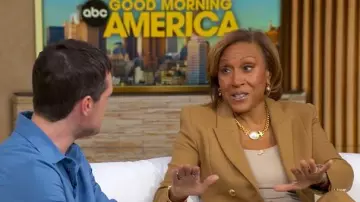 Collier statement Julie Vos Dolce porté par Robin Roberts tel que vu dans Good Morning America le 17 novembre 2025