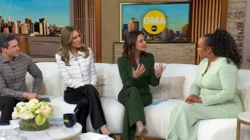 Cardigan Sandro Rhinestone porté par Vivica A. Fox tel que vu dans Good Morning America le 18 novembre 2025