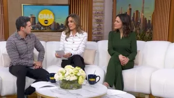 Alice + Olivia Denyson Chaqueta cuadrada llevada por Rhiannon Ally vista en Good Morning America el 18 de noviembre de 2025